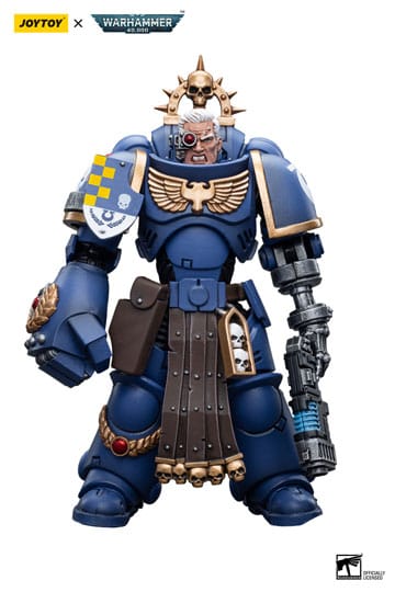 Warhammer 40k figurine 1/18 Ultramarines Lieutenant with Power Fist 12 cm