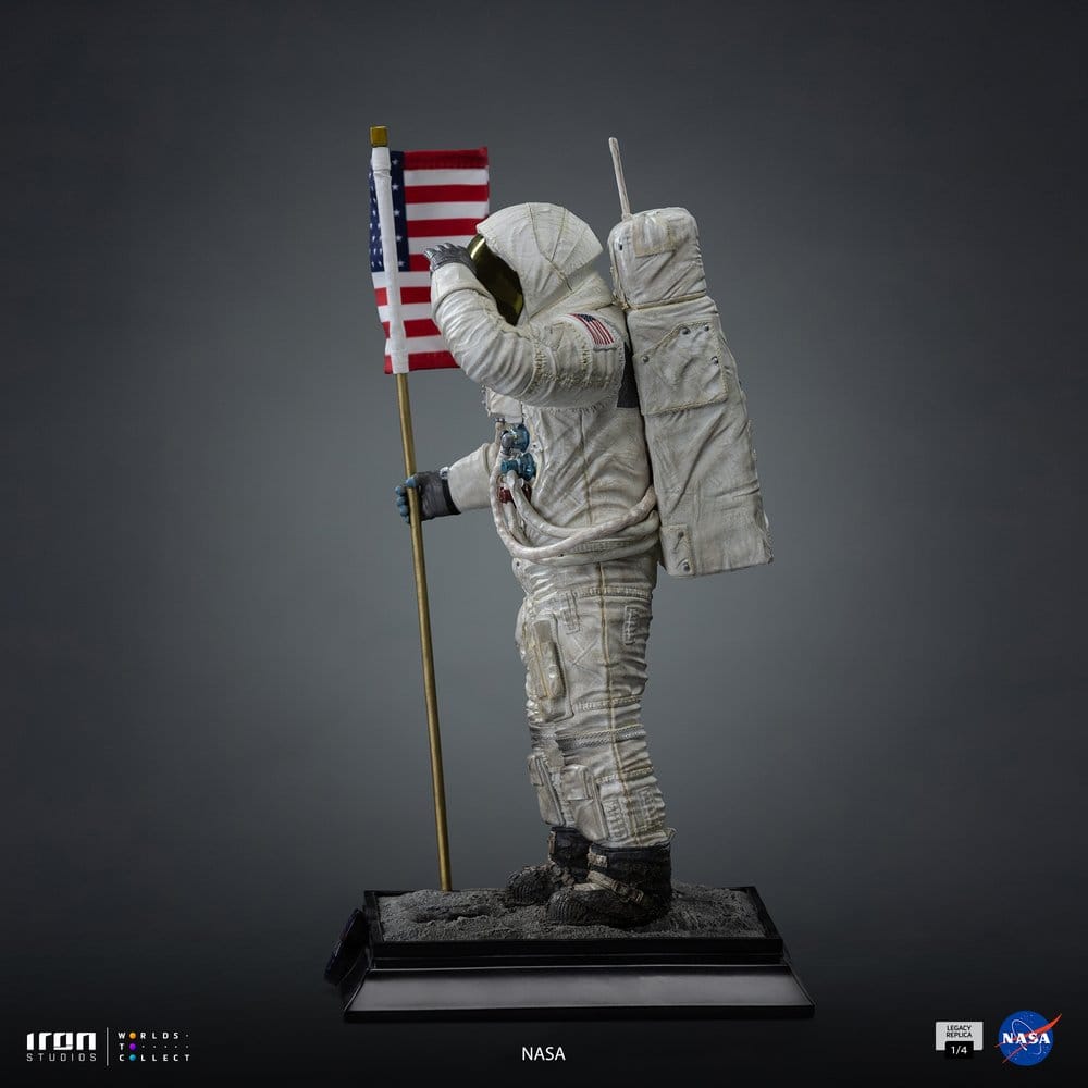 NASA Legacy Replica Statue 1/4 Apollo 11 Astronaut 58 cm [8]