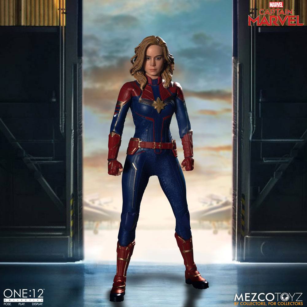 Captain Marvel 1/12 Action Figure Captain Marvel by Mezco Toys