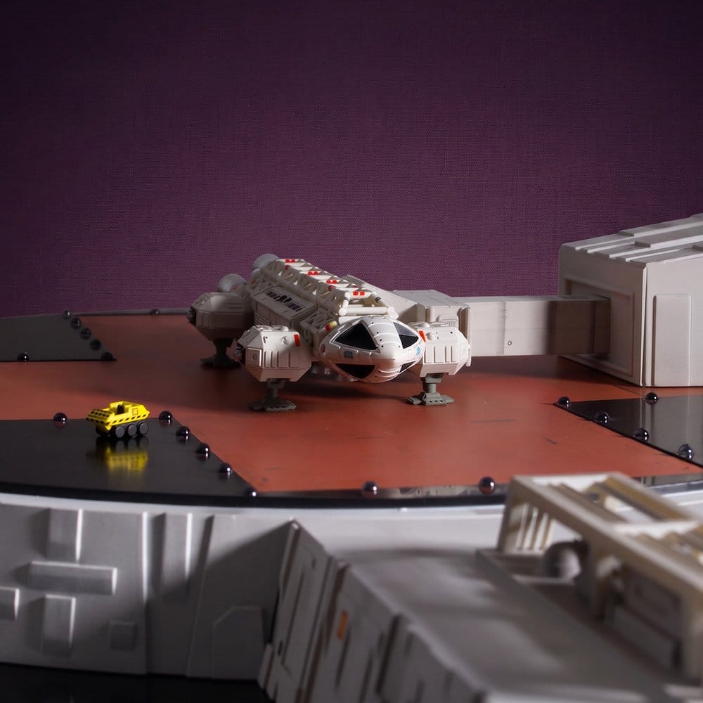 Space 1999 Playset Landing Pad (with Eagle Transporter) 46 cm [2]