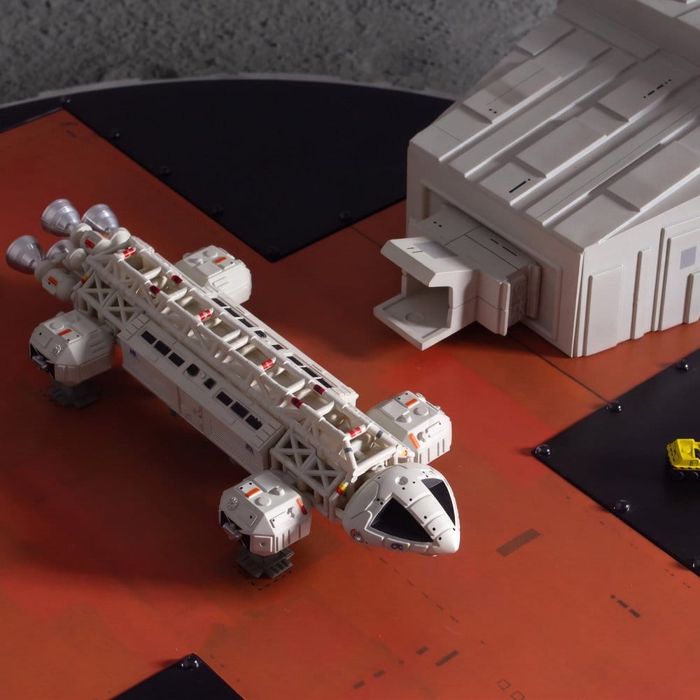 Space 1999 Playset Landing Pad (with Eagle Transporter) 46 cm [4]