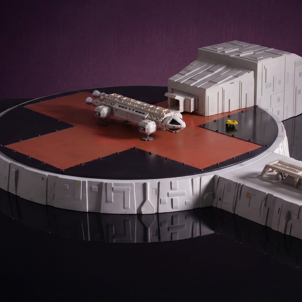Space 1999 Playset Landing Pad (with Eagle Transporter) 46 cm [9]