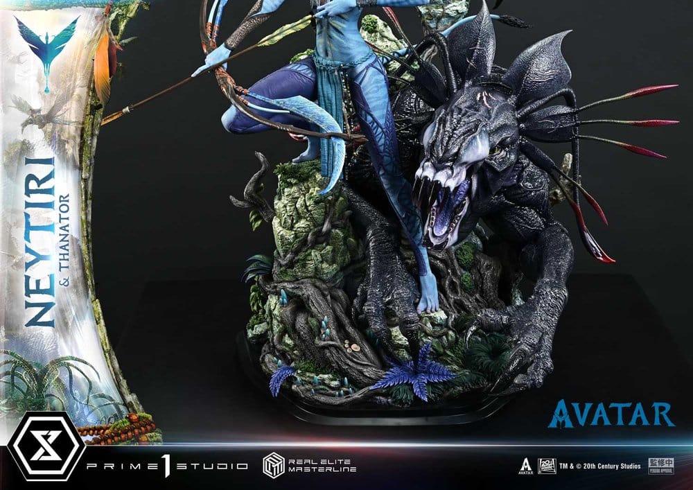 Avatar (Film) Real Elite Masterline Series Statue 1/4 Neytiri & Thanator 75 cm [11]