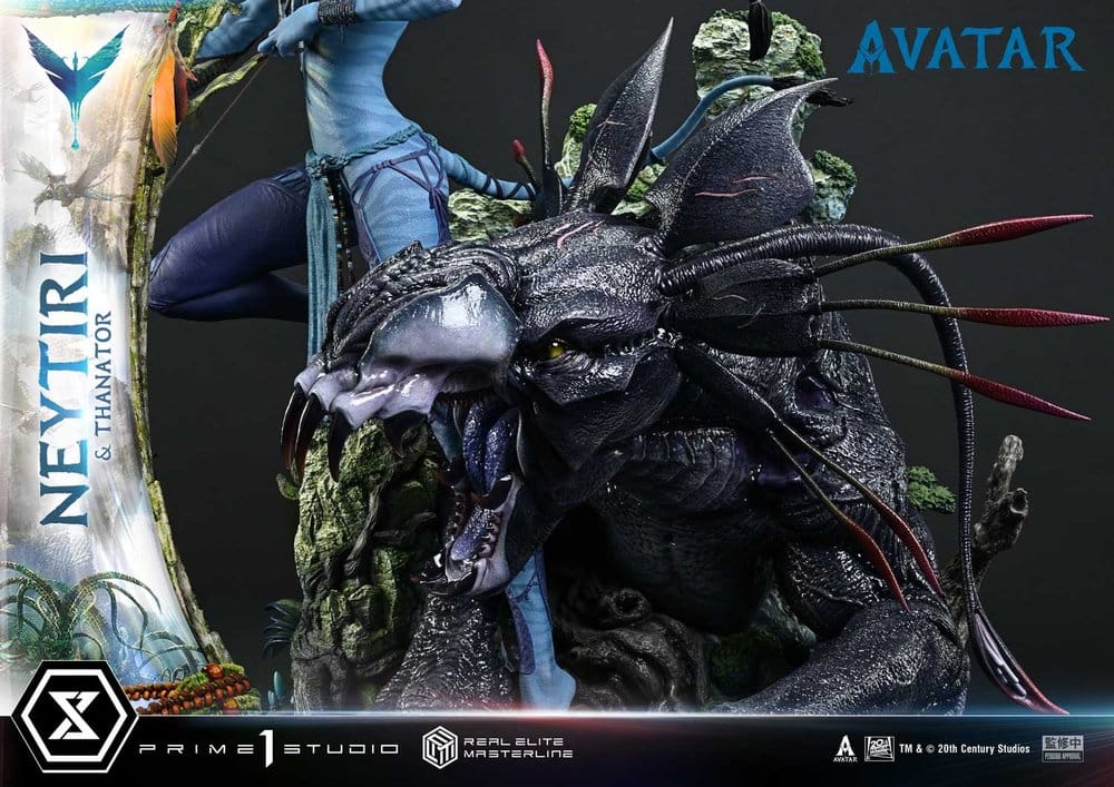 Avatar (Film) Real Elite Masterline Series Statue 1/4 Neytiri & Thanator 75 cm [19]