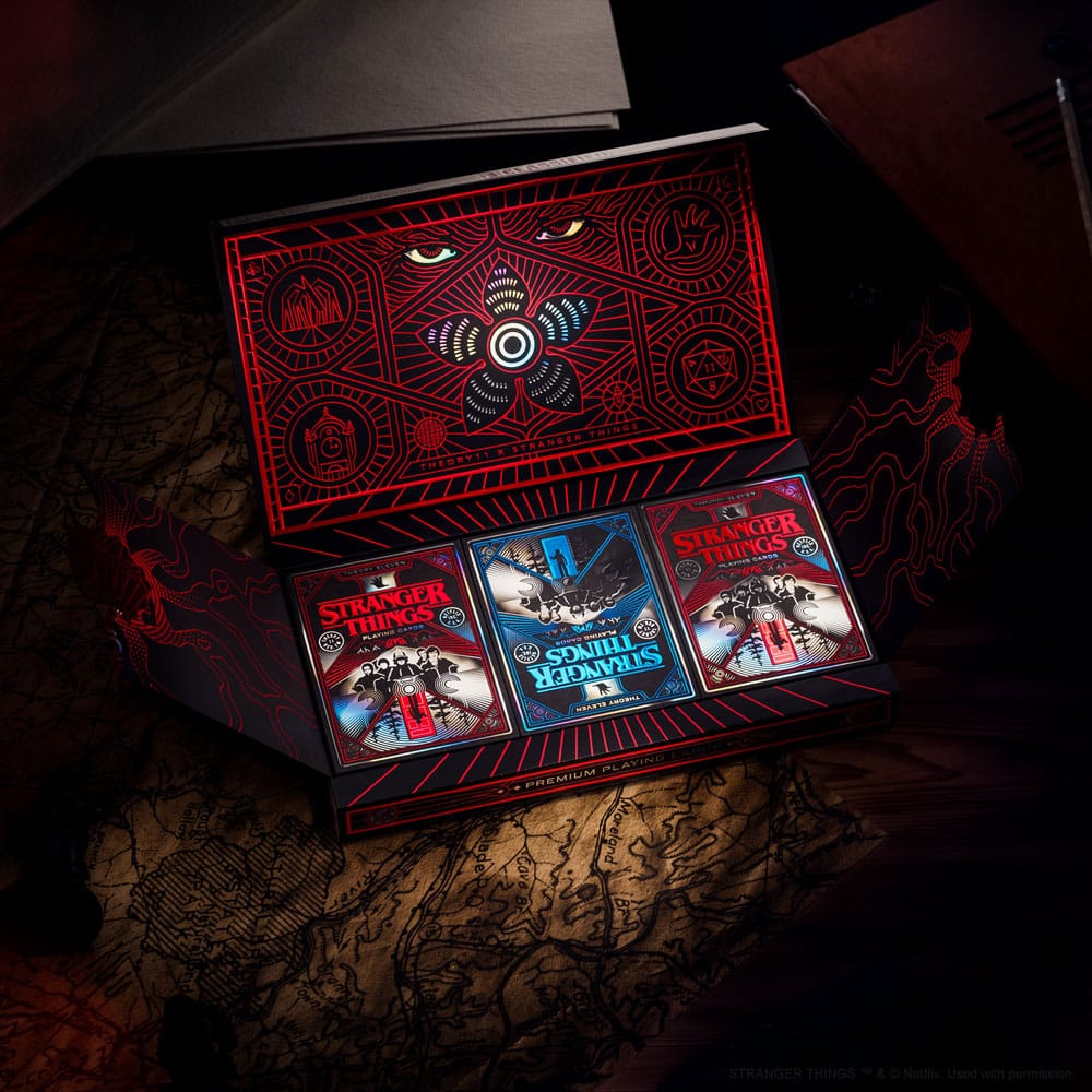 Stranger Things spillekort - Box Set (3 Decks)